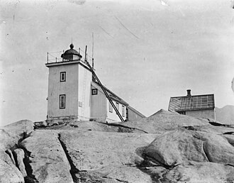 Photo of Henningsvær lighthouse