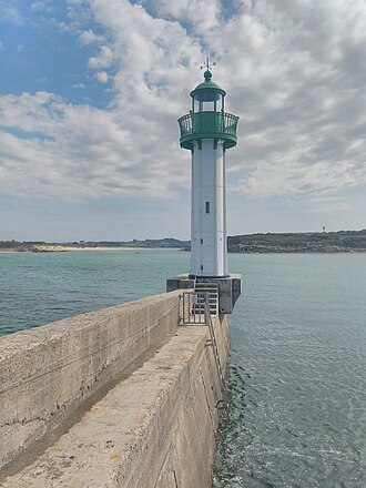 Photo of Moguériec lighthouse