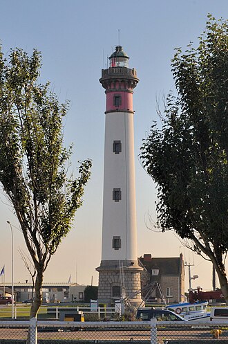 Photo of Ouistreham lighthouse