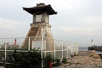Photo of Akashi Port Old Lighthouse