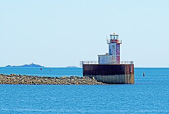 Photo of Bunker Island lighthouse
