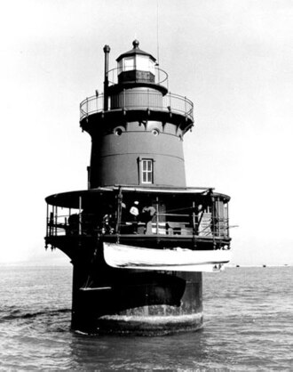Photo of Newport News Middle Ground Light
